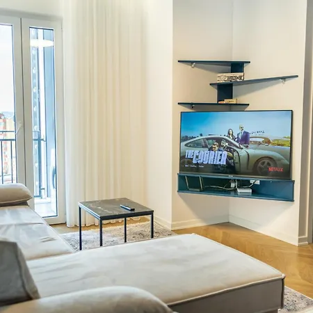 Sky Cane * ティラナ