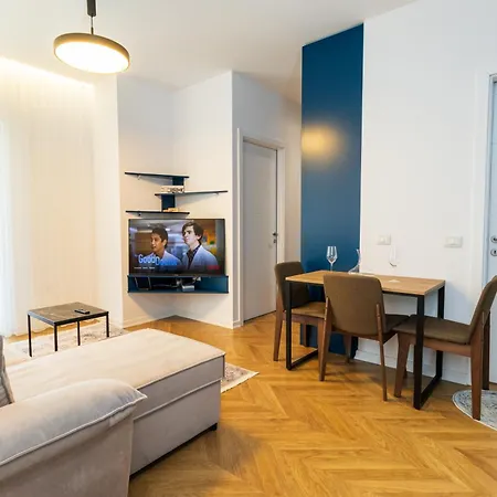 アパート Sky Cane ティラナ